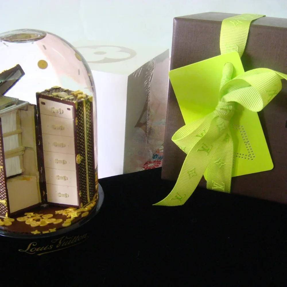 Louis Vuitton Snow Globe monogram luggage truck limited edition - Picture 4 of 8